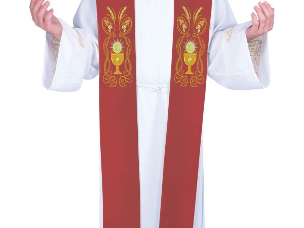 Estolas: o significado e os diferentes modelos dessa veste litúrgica